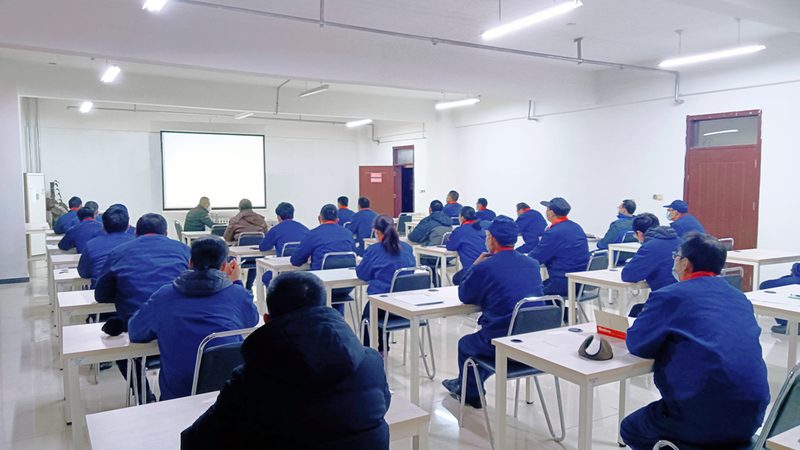 焊工培训教材定制：企业如何打造专属培训用书**