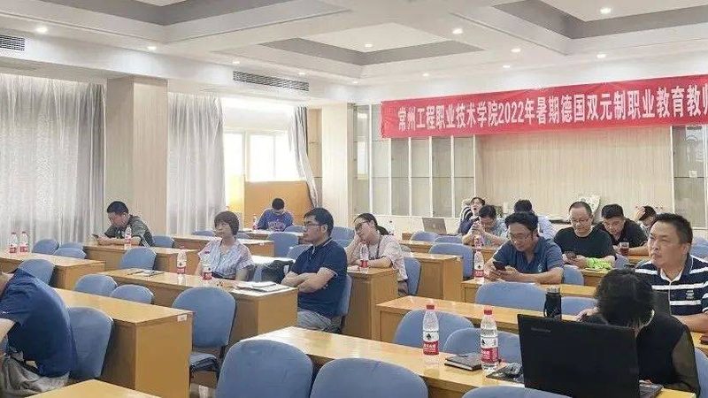 目前市面上教师资格证面试教材主要分为以下几类：